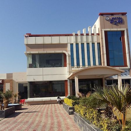 Hotel D2M Mansa Ngoại thất bức ảnh