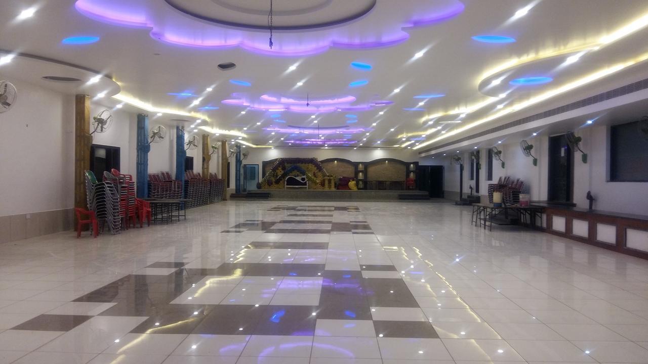 Hotel D2M Mansa Ngoại thất bức ảnh