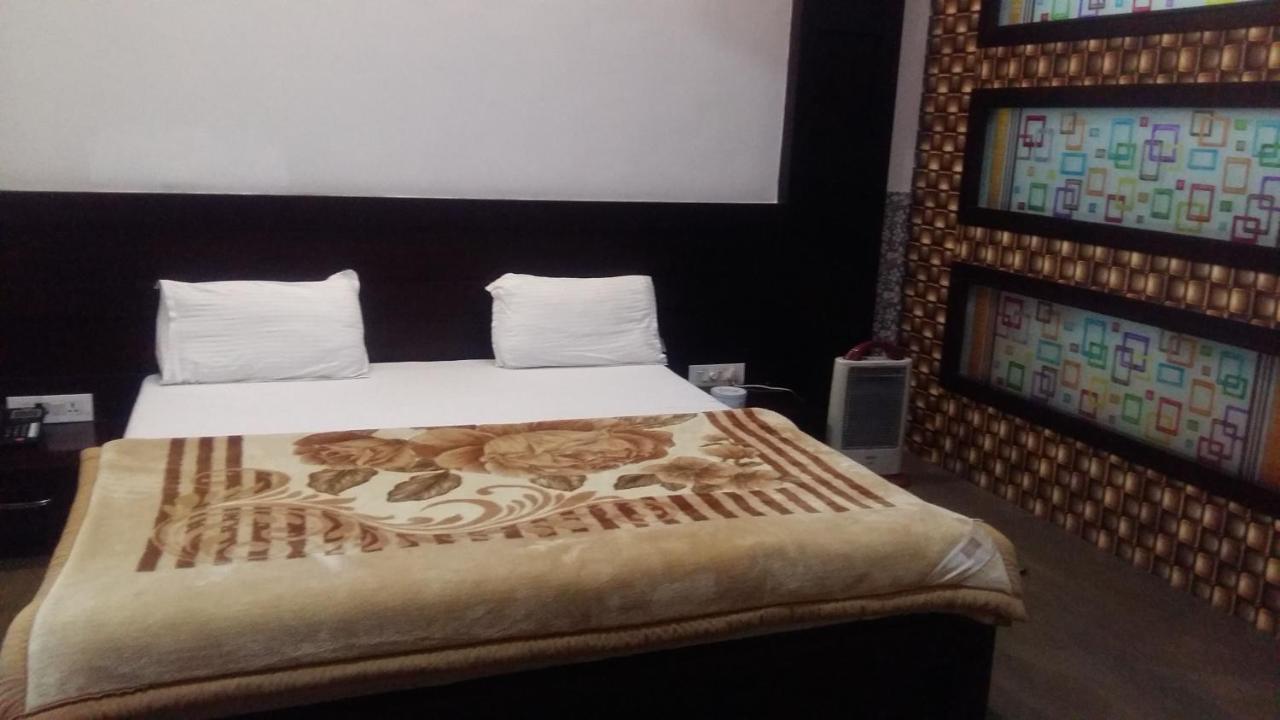 Hotel D2M Mansa Ngoại thất bức ảnh